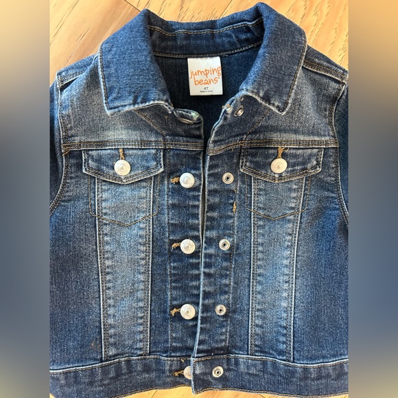 Like new denim jacket size 4T - Picture 2 of 4